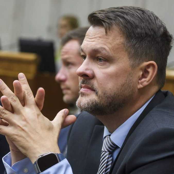 Strana Hlas zo svojich radov vylúčila poslancov S. Migaľa a R. Šalitroša