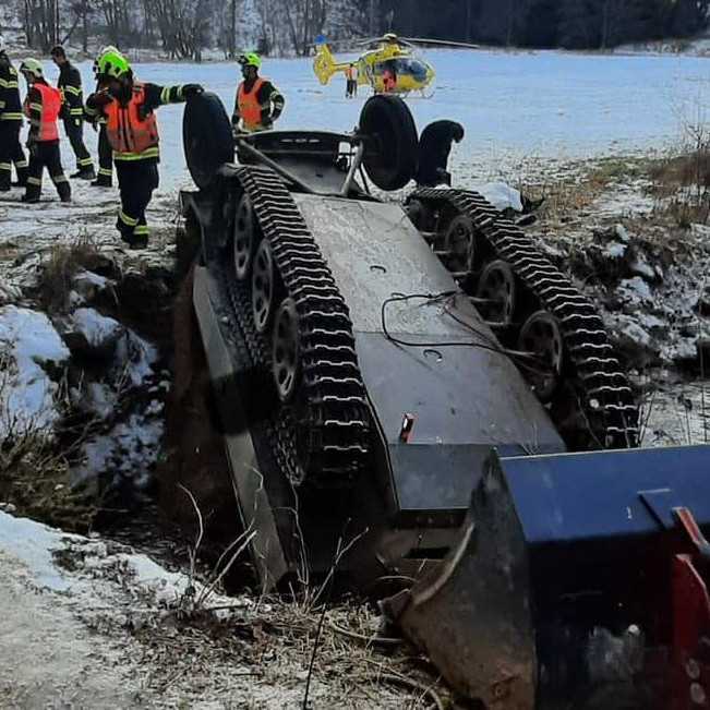 Tragédia na juhu Česka: Pri ukážkach historickej bojovej techniky prišli o život dvaja ľudia