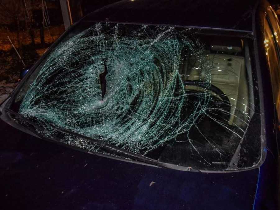 Poškodené auto po nehode.