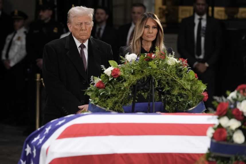 VIDEO/FOTO: Amerika sa rozlúčila s Jimmym Carterom. Na smútočný obrad prišli všetci žijúci americkí exprezidenti