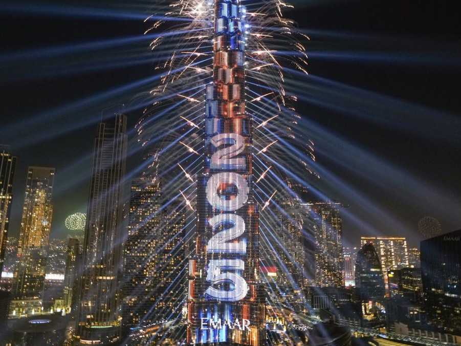 Ohňostroj na dubajskom mrakodrape Burdž chalífa.