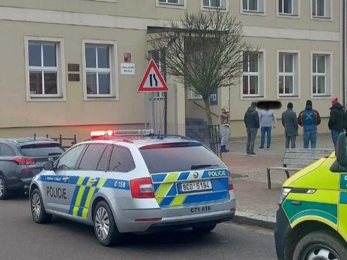 Polícia zasahovala v pondelok (20. 1.) na škole v Rudolfove.