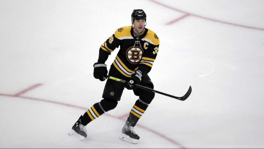 Zdeno Chára sa vrátil do Bostonu Bruins. Klub mu ponúkol novú pozíciu