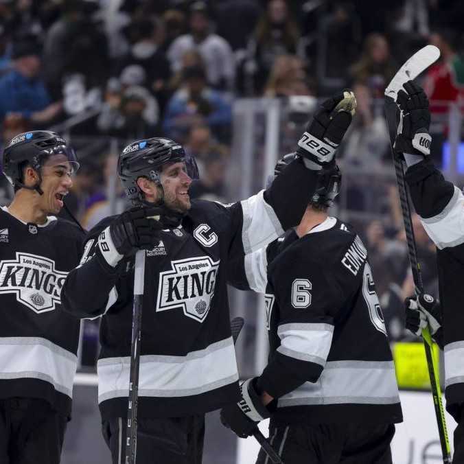 NHL: Hokejisti New Jersey s Tomášom Tatarom vo štvrtom útoku podľahli Los Angeles