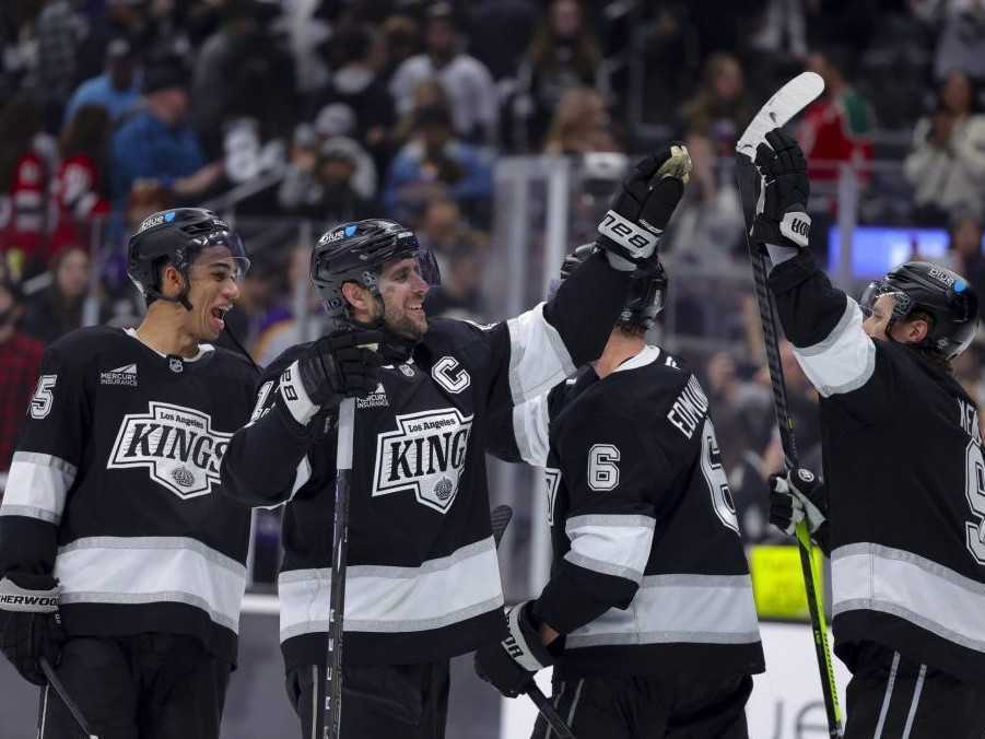 NHL: Hokejisti New Jersey s Tomášom Tatarom vo štvrtom útoku podľahli Los Angeles