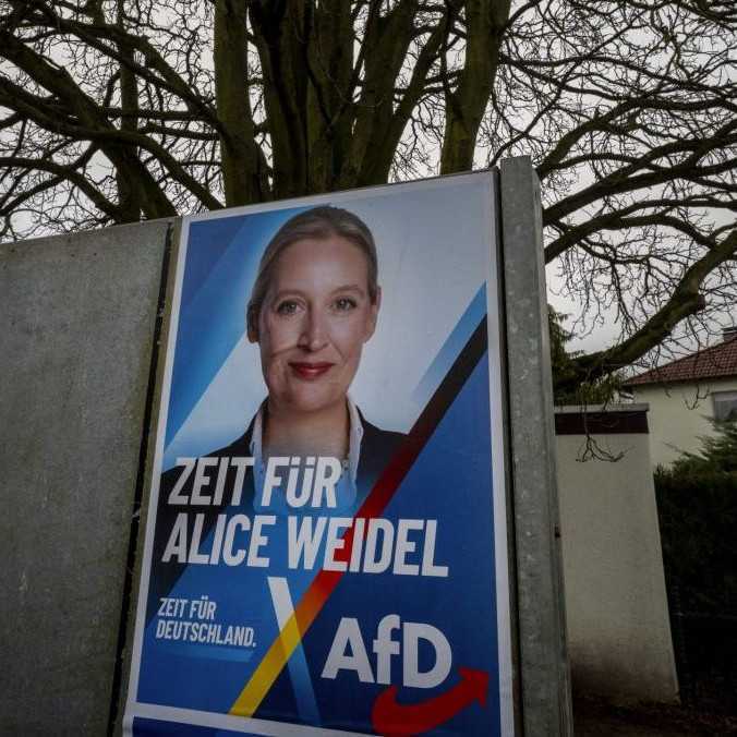Nemecká strana AfD sa podľa saského súdu môže označovať ako pravicová extrémistická skupina