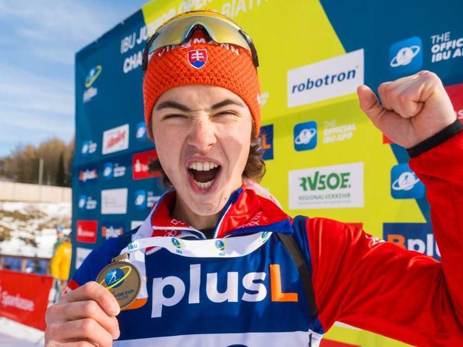 Biatlonista Ischakov získal bronz vo vytrvalostných pretekoch na 15 km na ME juniorov