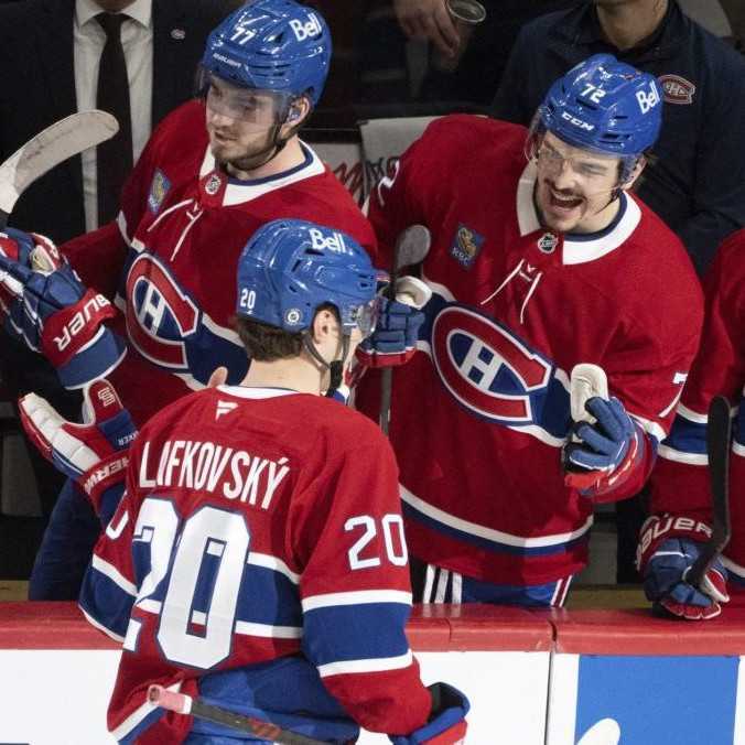 NHL: Slafkovský otvoril skóre zápasu, Montreal však nestačil na Winnipeg. Z výhry sa tešil Fehérváry