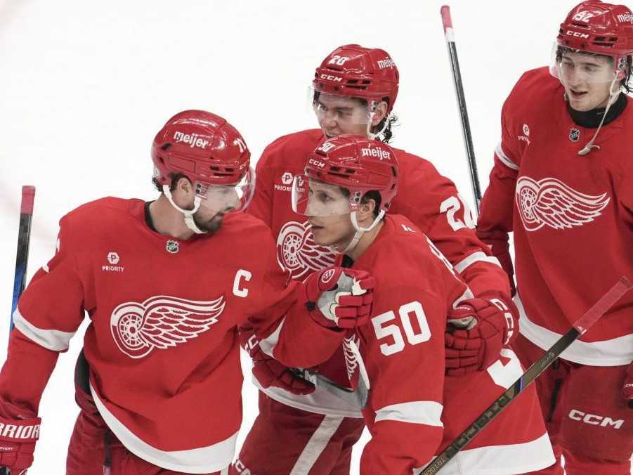 NHL: Tatar pri prehre Devils  nebodoval. Shine debutoval za Red Wings a prekonal Nedomanského