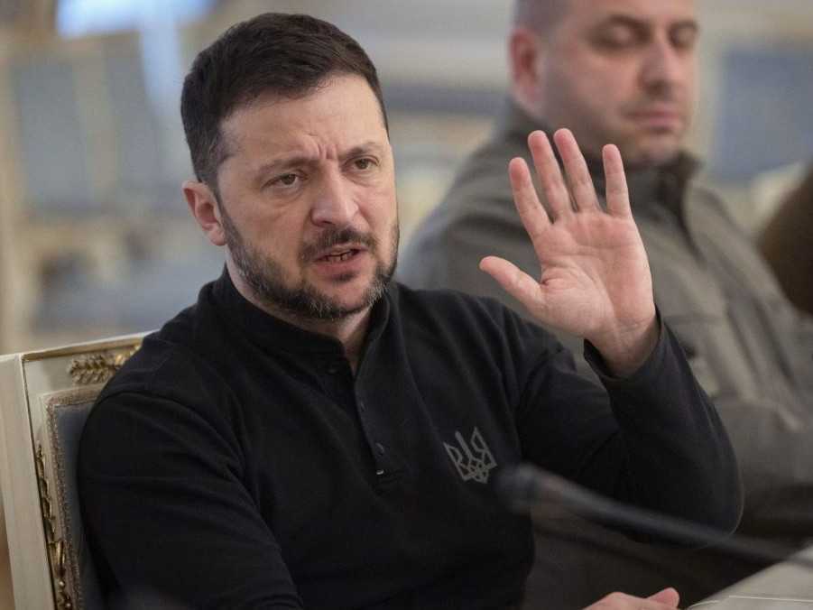 Zelenskyj po tretíkrát za necelý rok vymenil veliteľa formácie východného frontu