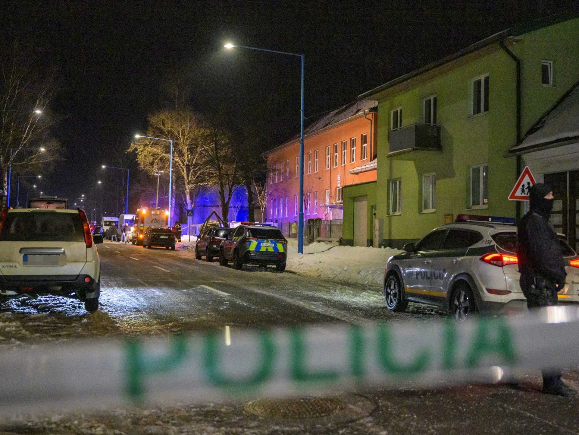 Na ilustračnej snímke polícia na mieste incidentu v Spišskej Starej Vsi.