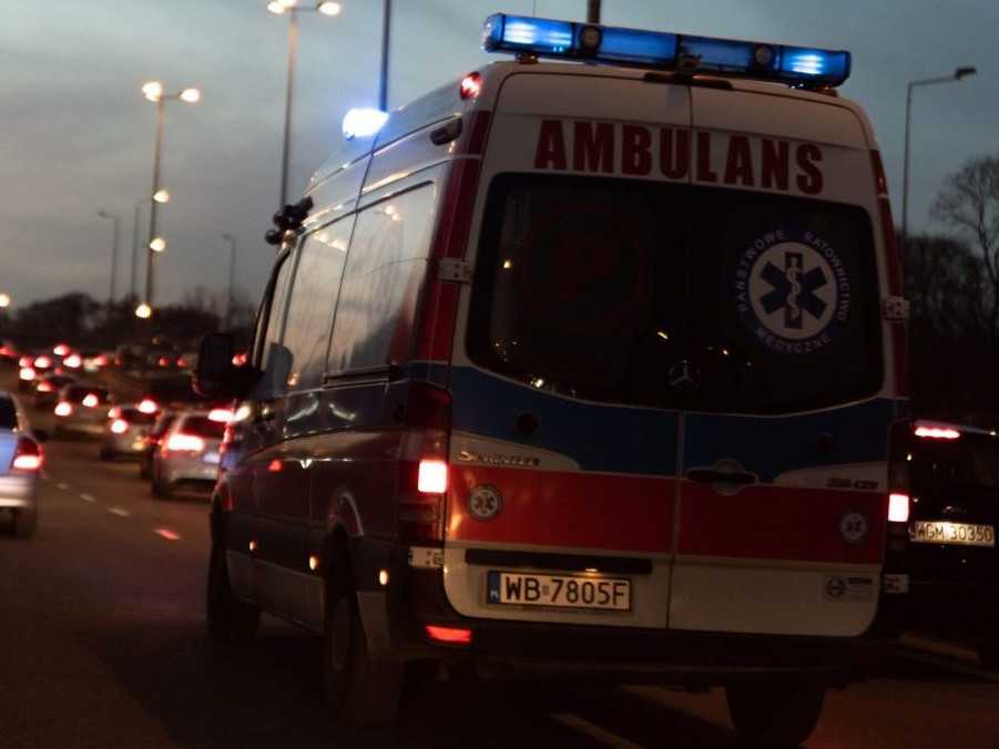 Na snímke sanitka v Poľsku.