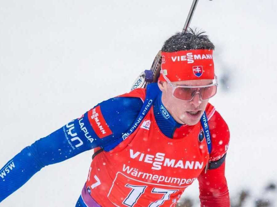 Slovenský biatlonista Tomáš Sklenárik.