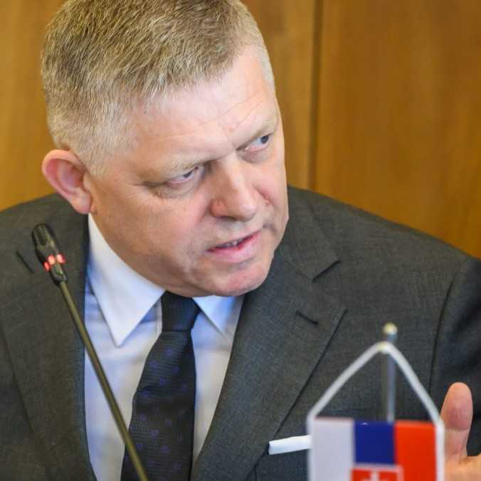 R. Fico: Pôjdeme do predčasných volieb, ak si SNS a Hlas-SD nevyriešia spory v stranách