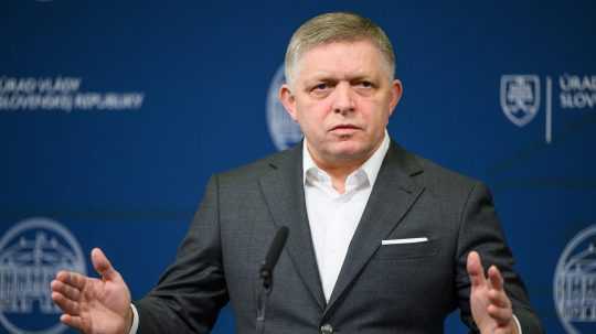 Premiér Robert Fico (Smer-SD).