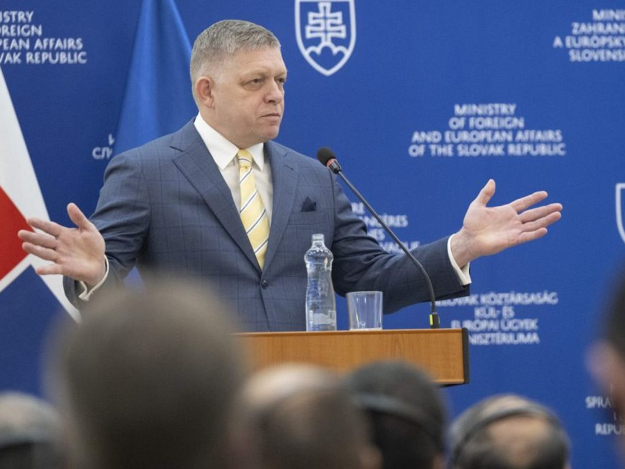 Na snímke predseda vlády SR Robert Fico.