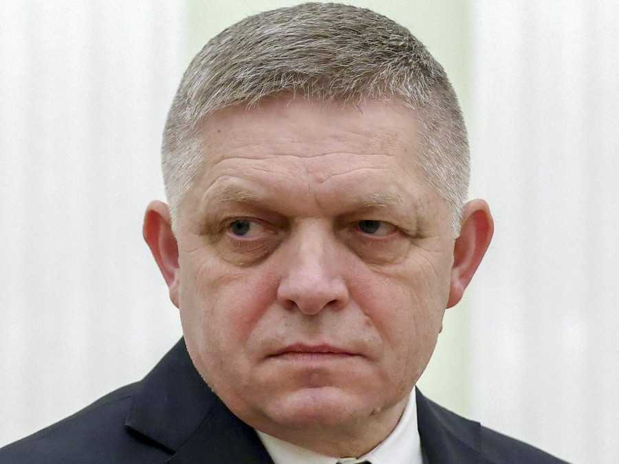 Premiér R. Fico (Smer-SD).