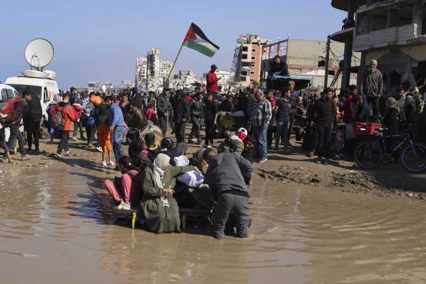 Na snÃƒÂ­mke vracajÃƒÂºci sa PalestÃƒÂ­nÃ„Âania.