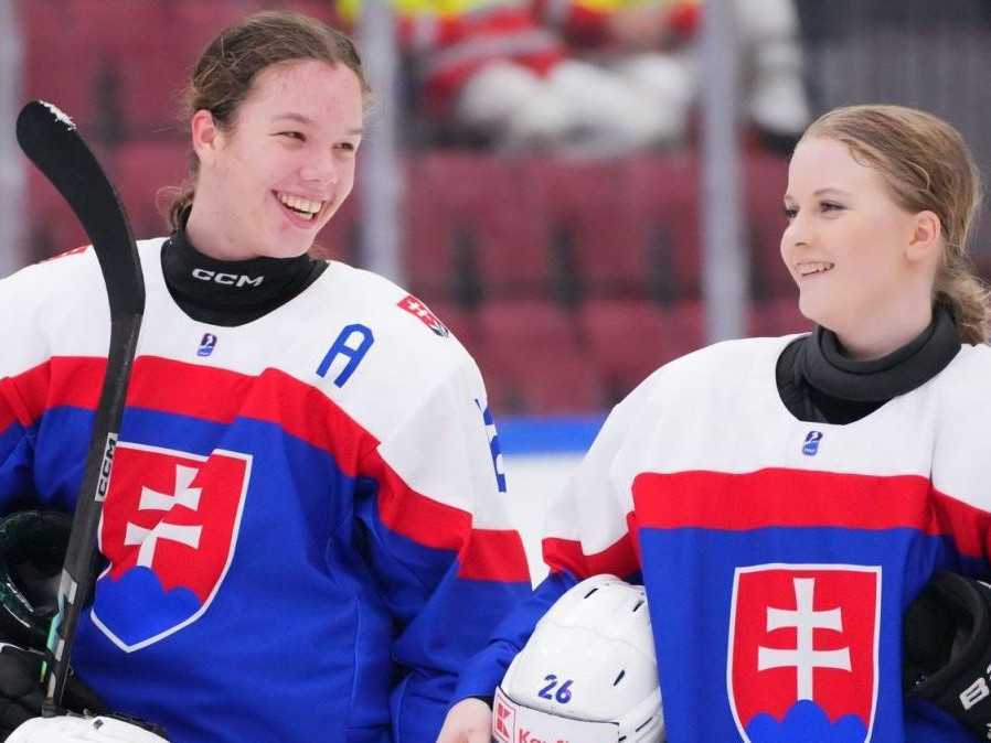 Dokázala to, čo sa žiadnej hokejistke pred ňou nepodarilo: Lopušanová získala cenu MVP a dostala sa aj do All star tímu