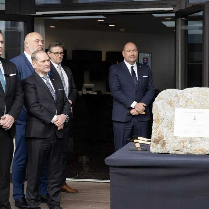 V Šamoríne vyrastie viacúčelová športová hala. Základný kameň poklepal prezident Medzinárodného olympijského výboru
