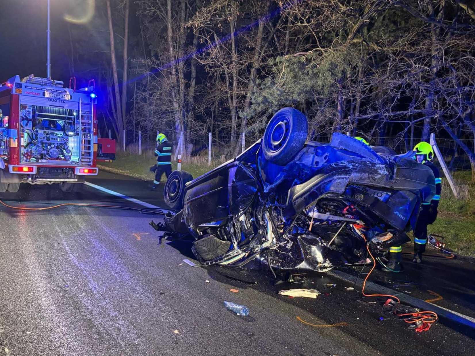 Na D2 v smere do ČR došlo ráno k zrážke troch áut.