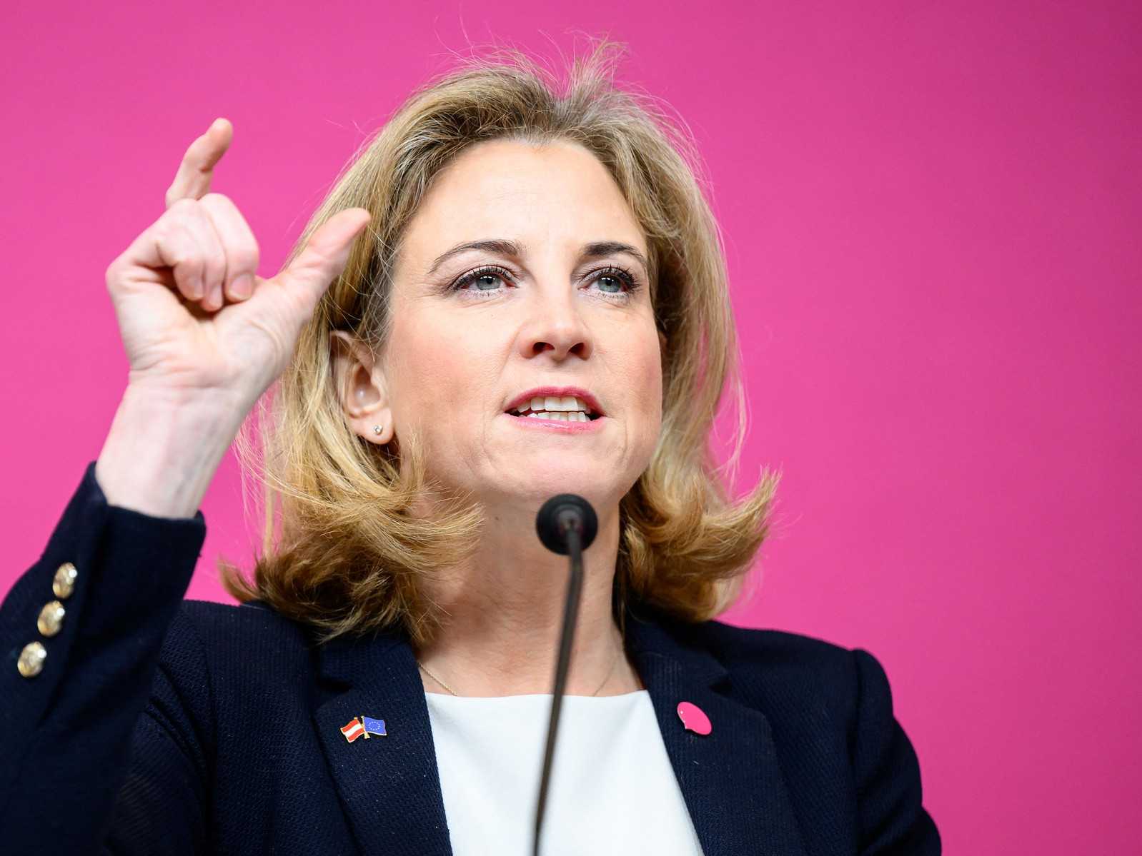 Šéfka NEOS Beate Meinlová-Reisingerová