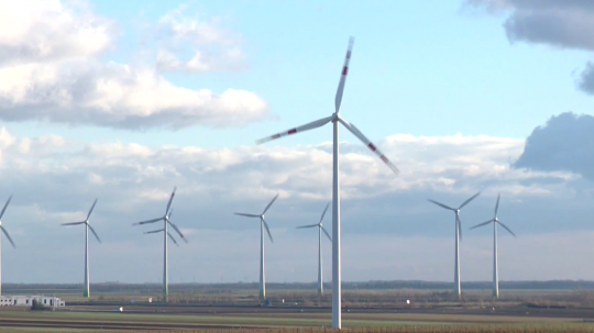 Na snímke sú turbíny veternej elektrárne.