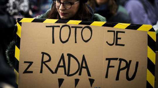 Pred FPU sa konalo viacero protestov.