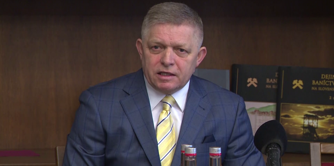 Predseda vlády SR Robert Fico (Smer-SD).
