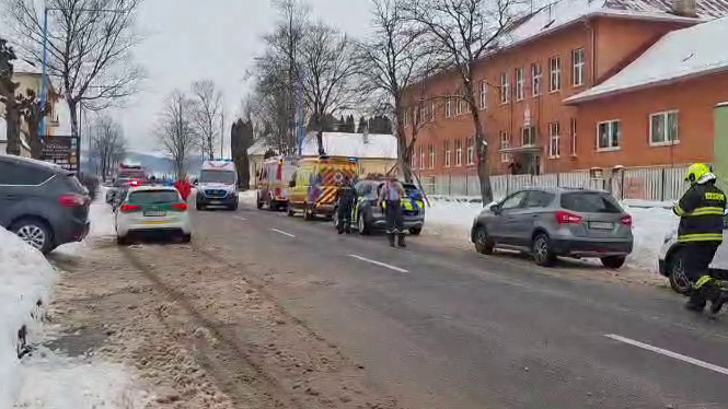 V súvislosti s útokom na gymnáziu v Spišskej Starej Vsi obvinili policajta