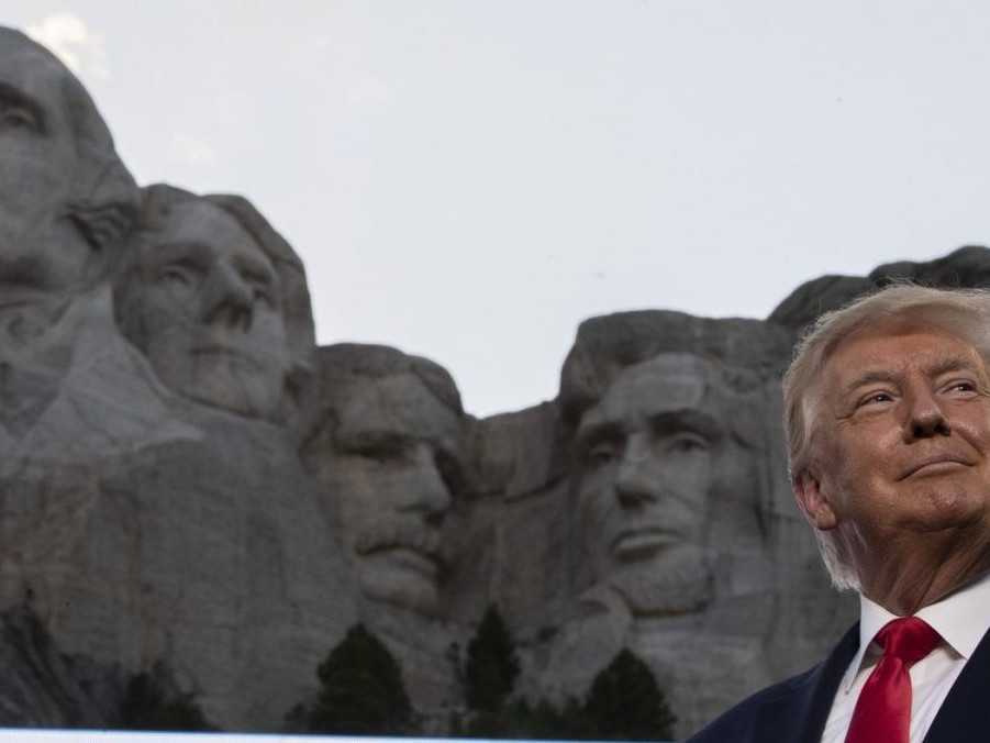 Na snímke Donald Trump pri súsoší na hore Mount Rushmore.