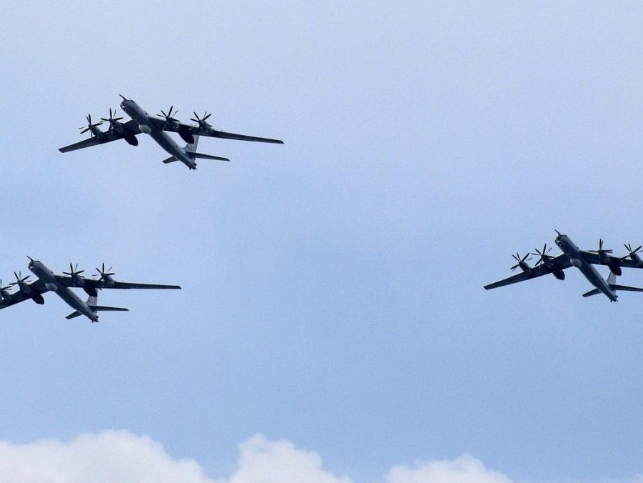 Na ilustračnej snímke bombardéry Tupolev Tu-95.