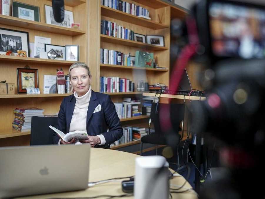 Na snímke Alice Weidelová.