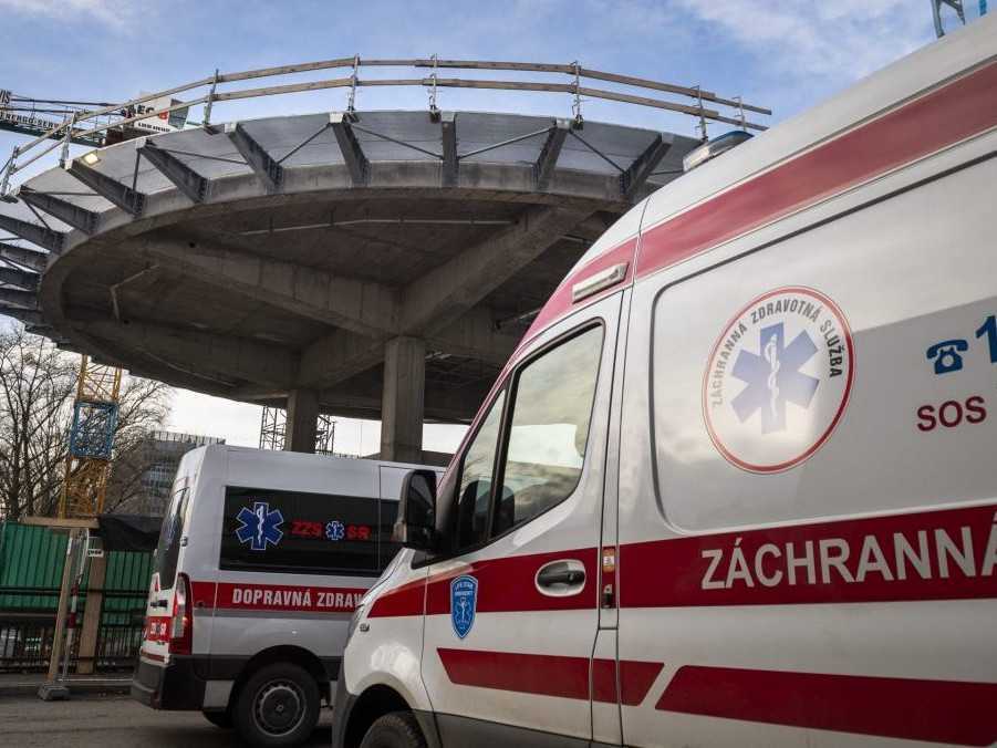 Na ilustračnej snímke auto Záchrannej zdravotnej služby.