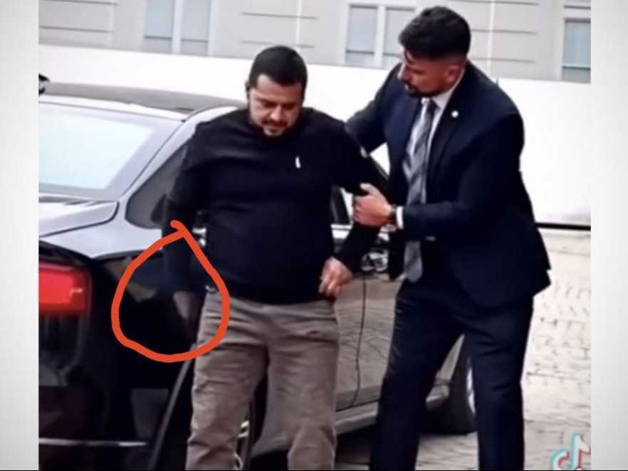 Na snímke záznam z videa vygenerovaného umelou inteligenciou.