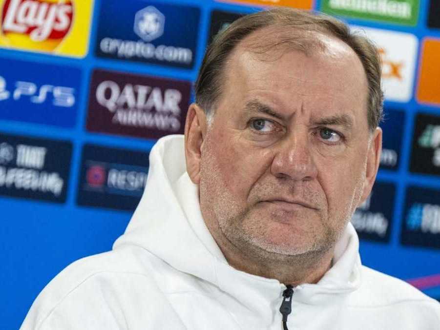 Na snímke tréner ŠK Slovan Bratislava Vladimír Weiss starší.