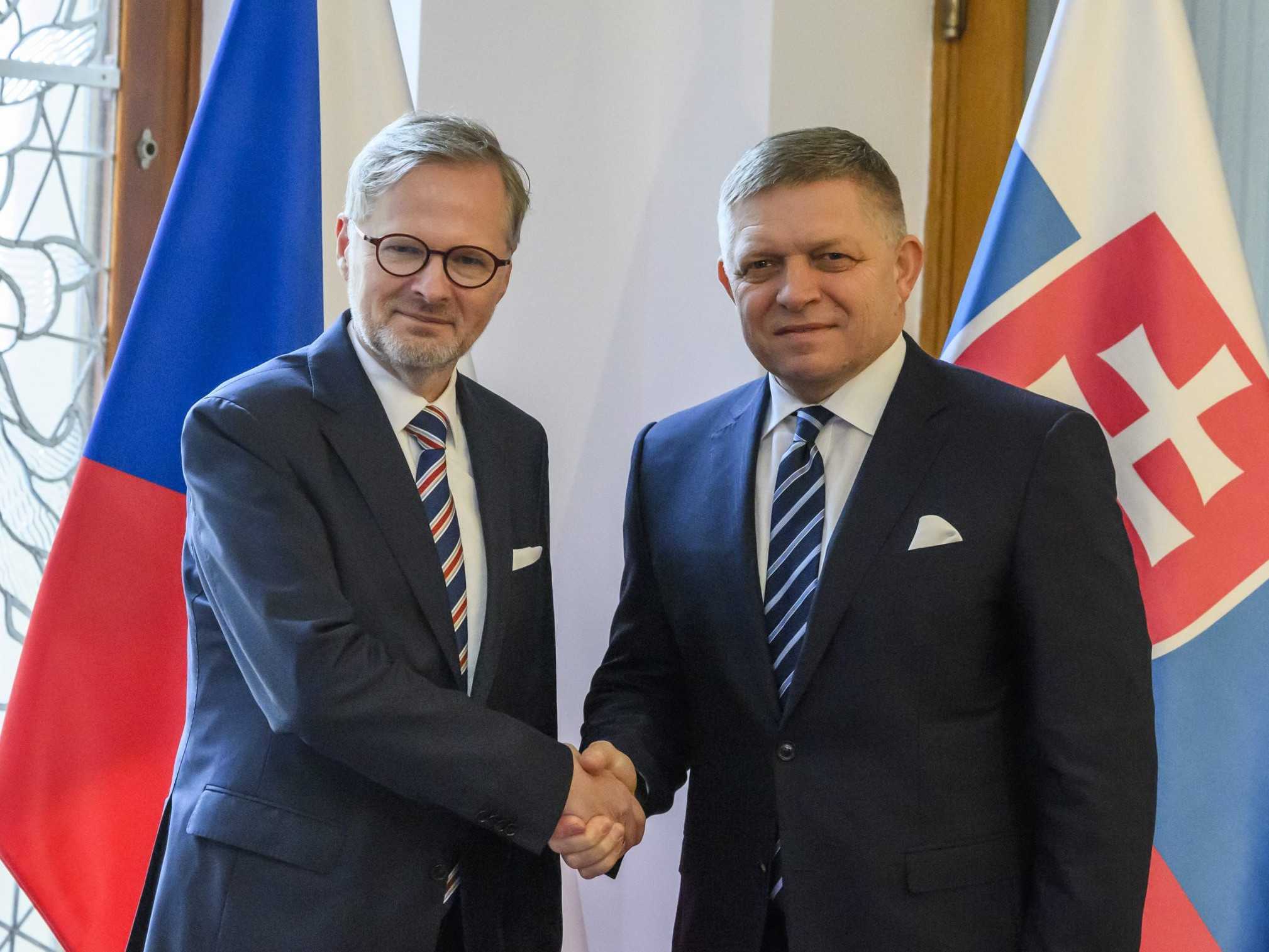 Robert Fico a Petr Fiala na Úrade vlády ČR v Prahe v novembri 2023.