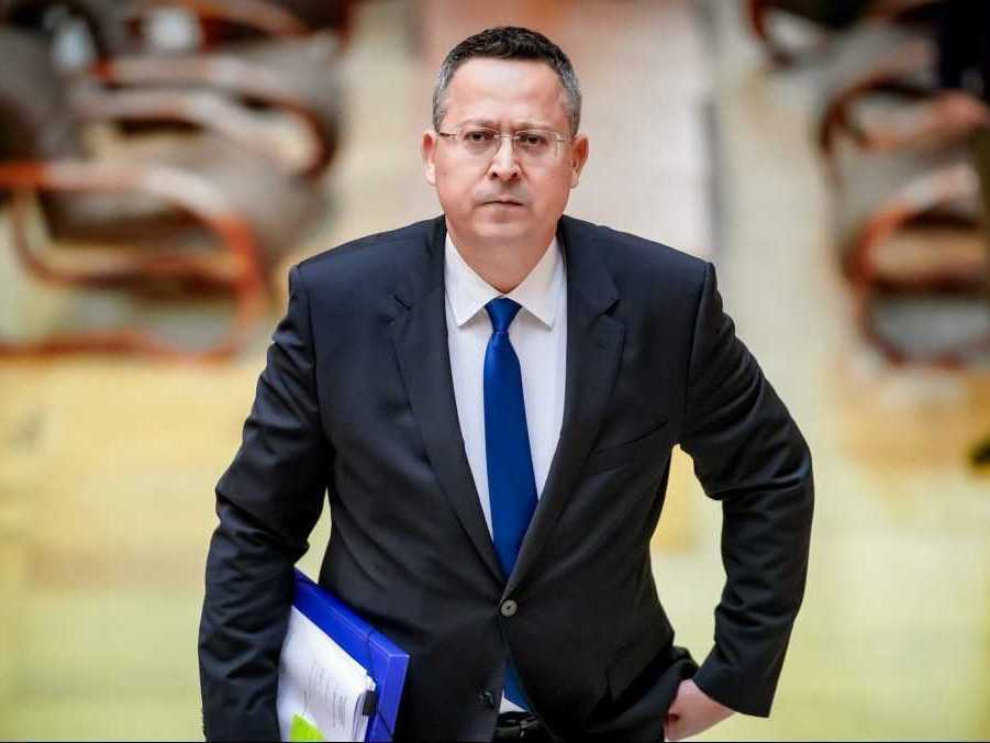 Na snímke minister financií Ladislav Kamenický zo Smeru-SD.