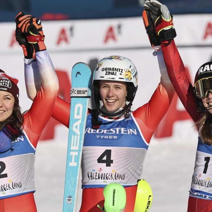 Majsterkou sveta v slalome sa stala Rastová. Shiffrinová za najlepšími zaostala a nedosiahla na historický rekord