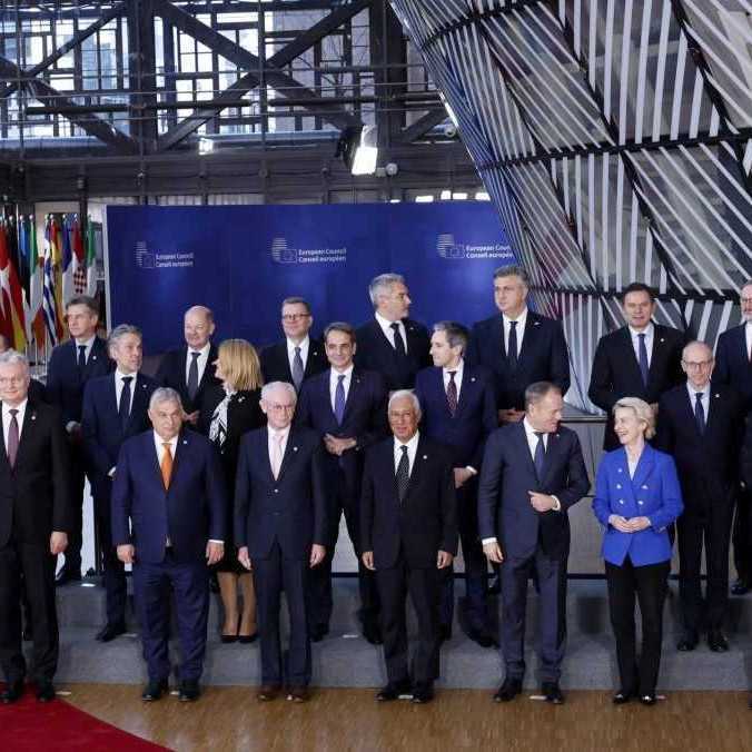 Lídri EÚ sa v marci zídu na mimoriadnom samite o Ukrajine. Hovoriť budú aj o európskej obrane