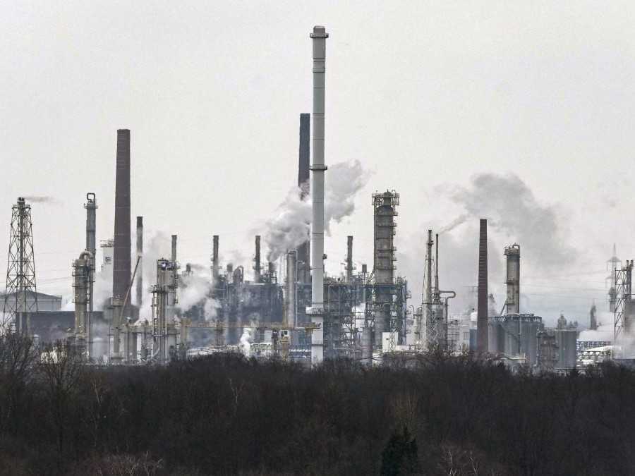 Na snímke je priemyselný park.