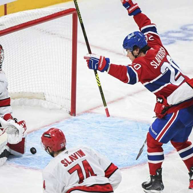 NHL: Slafkovský strelil víťazný gól, presadil sa v druhom dueli po sebe. Do listiny strelcov sa zapísal aj Pospíšil
