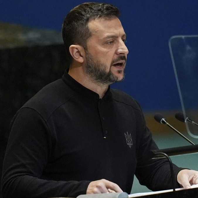 Tri roky odporu, vďačnosti a hrdinstva Ukrajincov. Zelenskyj ocenil obyvateľov a ich odpor voči agresii