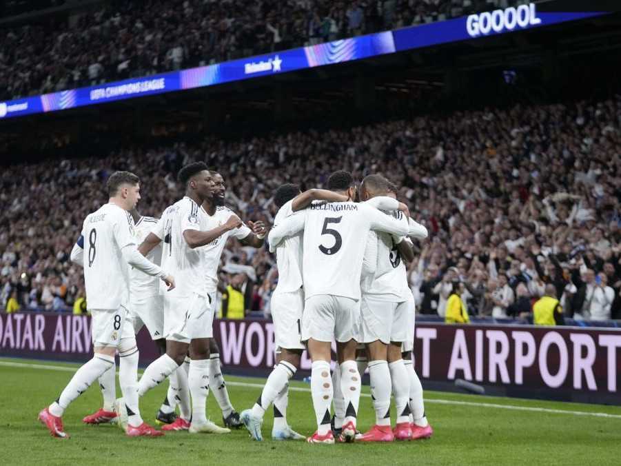 Hráči Realu Madrid oslavujú po úvodnom góle.