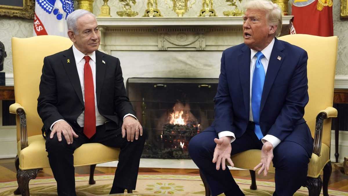 Trump a Netanjahu d&aacute;vaj&uacute; Hamasu dva mesiace na odzbrojenie: Americk&yacute; prezident pohrozil militantn&eacute;mu hnutiu peklom