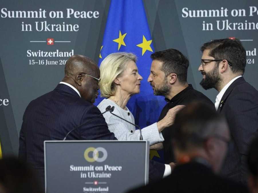 Na snímke lídri EÚ počas samitu vo Švajčiarsku.