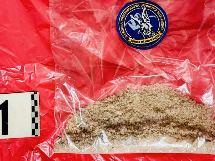 Polícia zasahovala proti drogovým dílerom v Košiciach. Počas akcie „Piknik“ zadržali niekoľko osôb