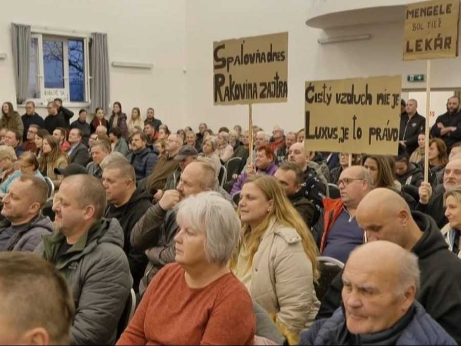 Obyvatelia Hontianskych Tesár nechcú mať spaľovňu odpadu za domami. Obávajú sa znečistenia prostredia