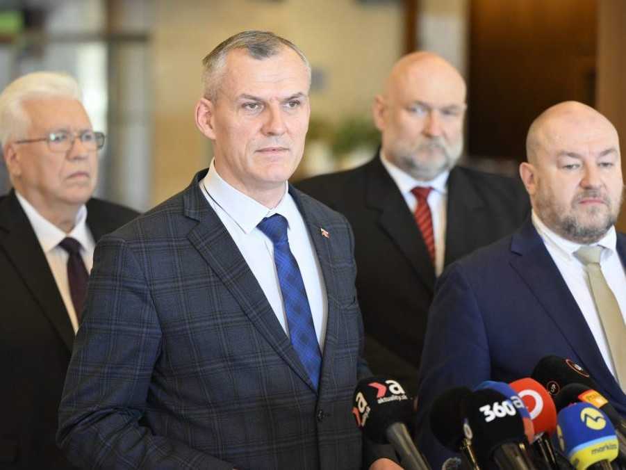 Nezaradení poslanci z Národnej koalície.