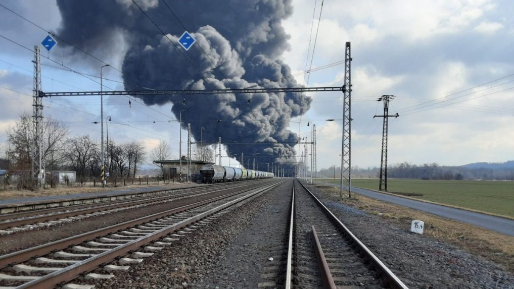 V Ã„ÂeskÃƒÂ½ch HustopeÃ„Âiach nad BeÃ„Âvou sa vykoÃ„Â¾ajil nÃƒÂ¡kladnÃƒÂ½ vlak.